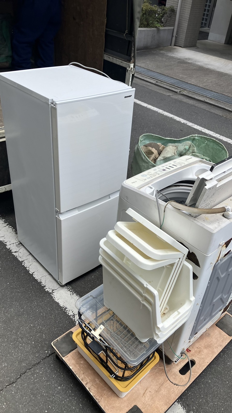 川口市戸塚で冷蔵庫・洗濯機などを回収しました